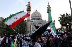 Militar iraní advirtió que Teherán podría revisar su 