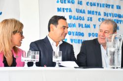 Valdés inauguró refacciones en un JIN y dos escuelas en la zona rural de Alvear