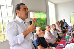El Gobernador encabezó el Remate Ganadero para Pequeños Productores en La Cruz