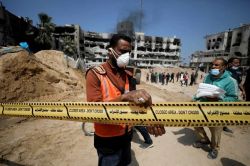 Gaza: Cadáveres hallados en fosas comunes podrían haber sido enterrados vivos