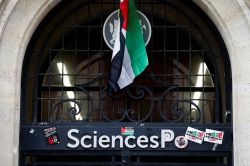 Policía de París desalojaron a estudiantes pro palestinos de la Universidad Sciences Po