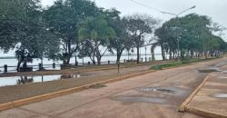 Alerta por la crecida del Uruguay: cerraron la costanera de Paso de los Libres